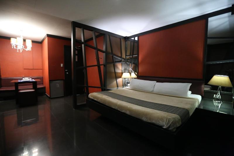 Victoria Court Suites Pasig Esterno foto