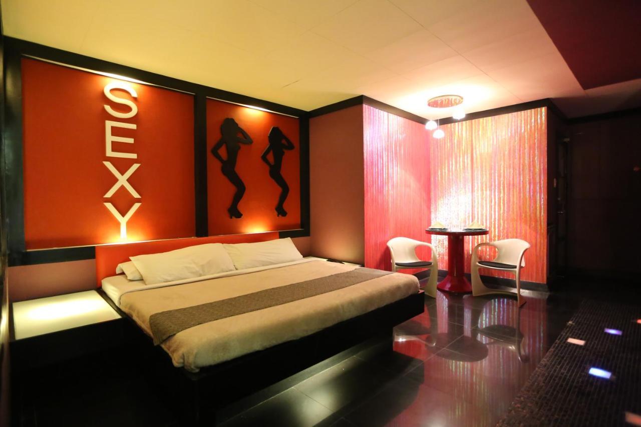 Victoria Court Suites Pasig Esterno foto