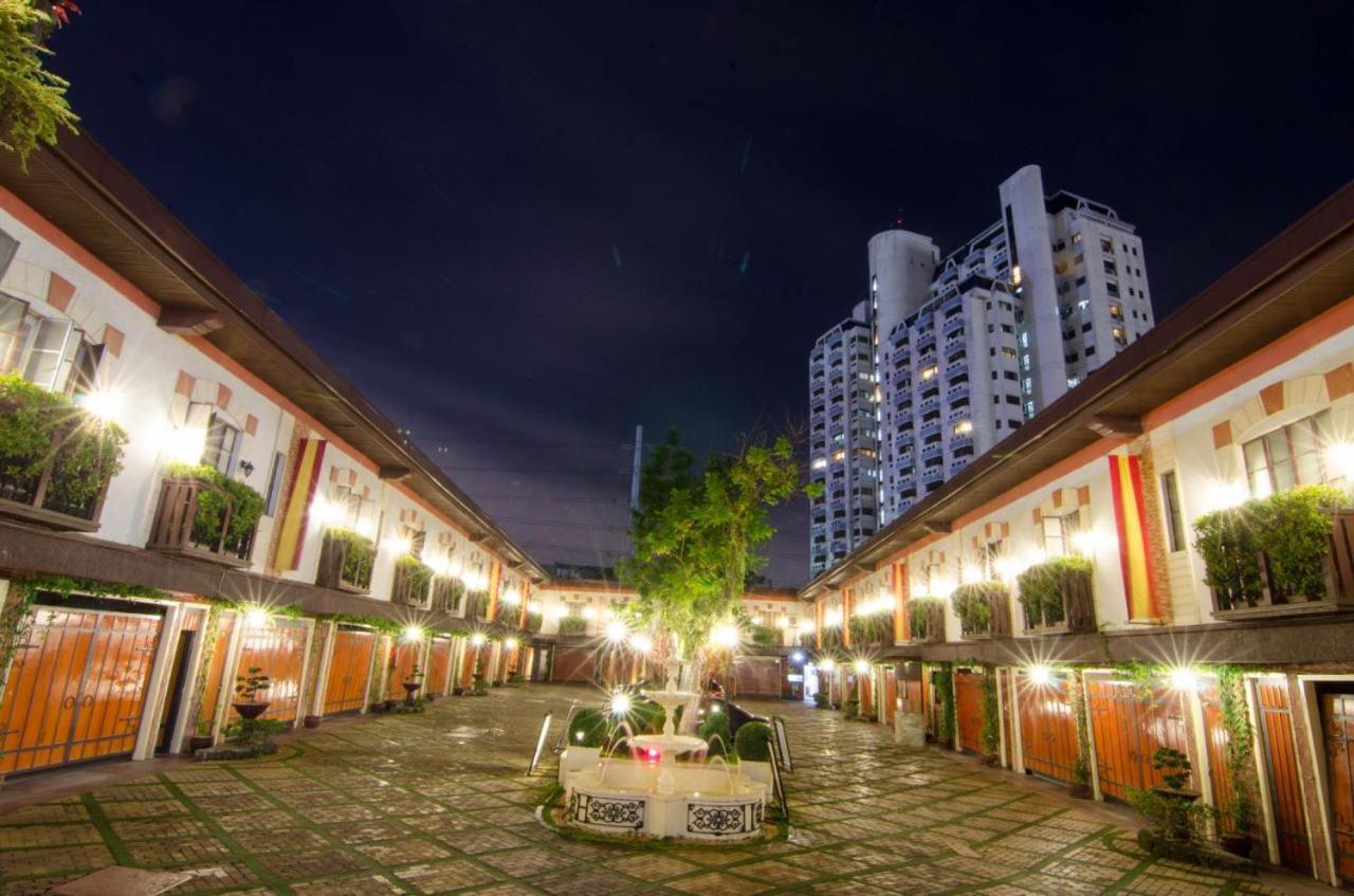 Victoria Court Suites Pasig Esterno foto